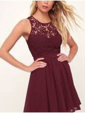 Lulus Romantic Tale in Burgundy